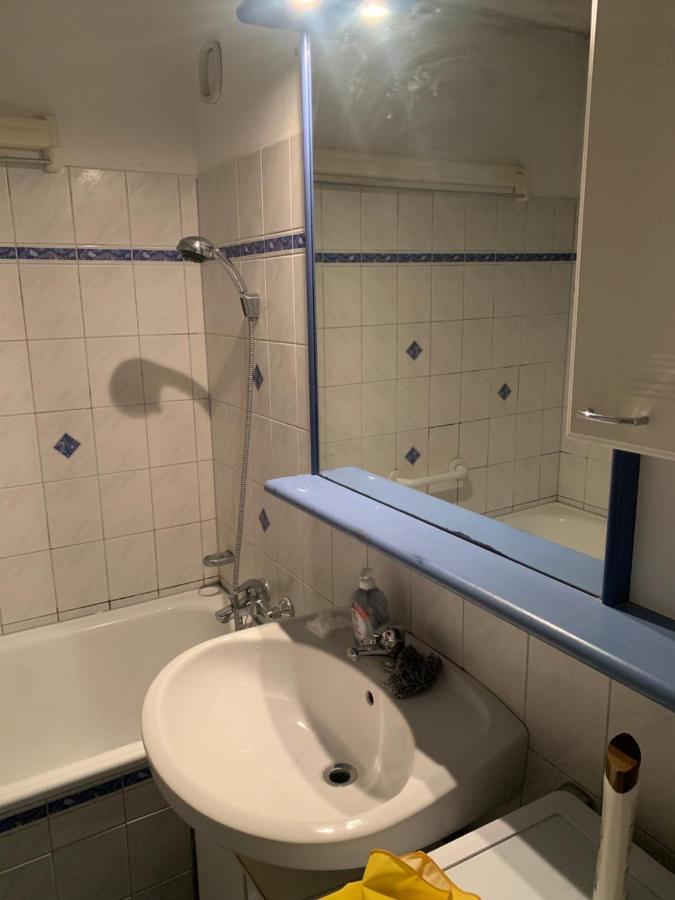 Sehr Schone Zimmer 1 In Wien Favoriten エクステリア 写真